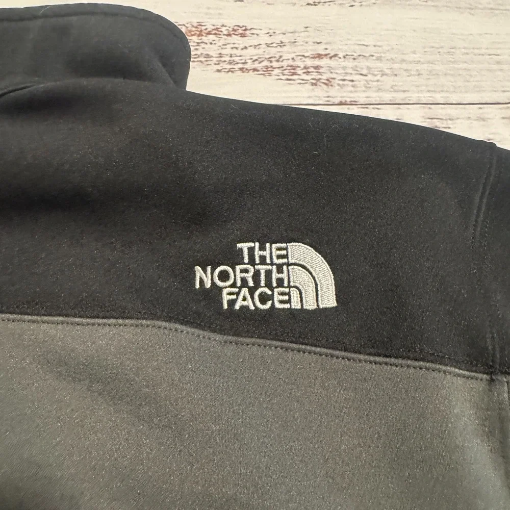 The North Face TKA‎ Stretch Full-Zip Jacket Black and Gray Men's Size Medium